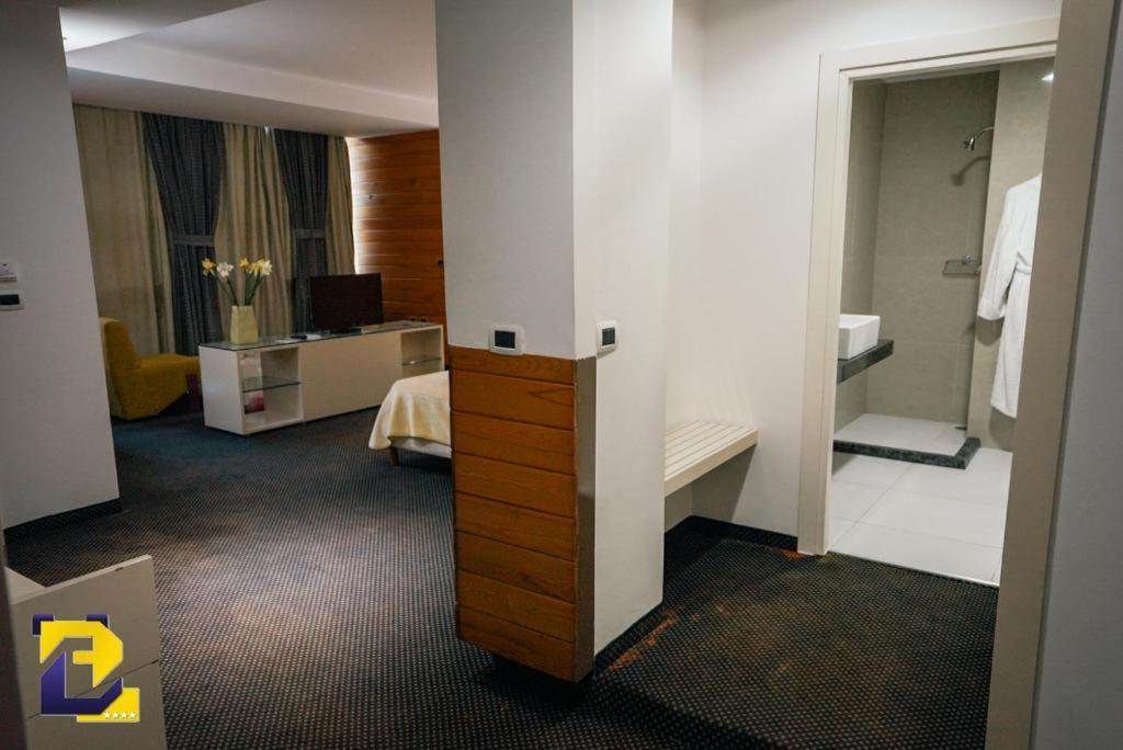 Hotel Bermon Tirana Exterior photo