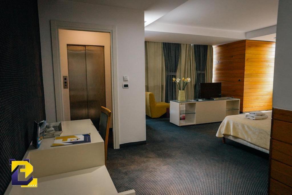 Hotel Bermon Tirana Exterior photo